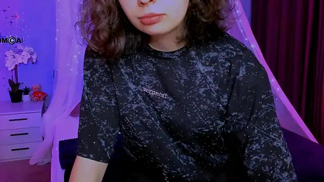 Snapshot of mia_mooon_ chatting on 05.11.26 mia mooon online show from 05.11.26