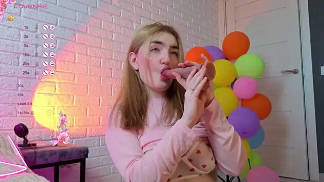sweetandcuteee online show from 06.04.26