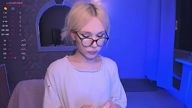 Snapshot of kristiallsooppp chatting on 04.08.26 kristiallsooppp online show from 04.08.26