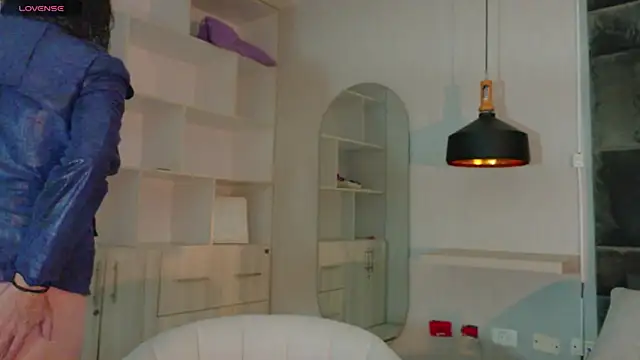 Adrianaa gold online show from 06.17.26