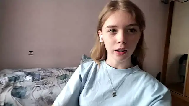 Snapshot of HebrewRiding chatting on 05.14.26 HebrewRiding online show from 05.14.26