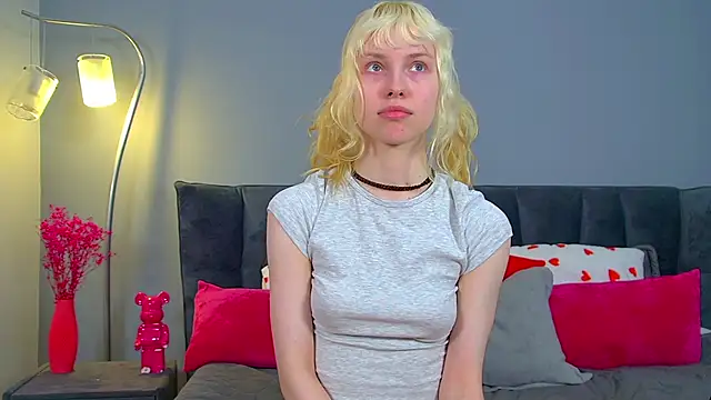 HannahHollis online show from 04.29.26