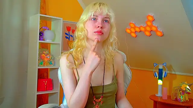 HannahHollis online show from 05.24.26