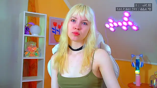 HannahHollis online show from 06.10.26