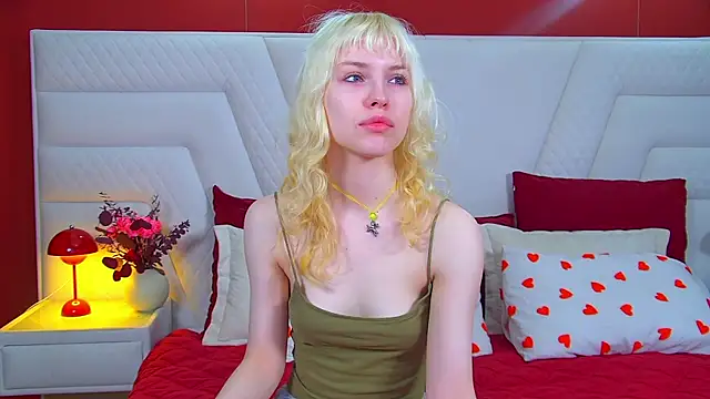 HannahHollis online show from 06.11.26