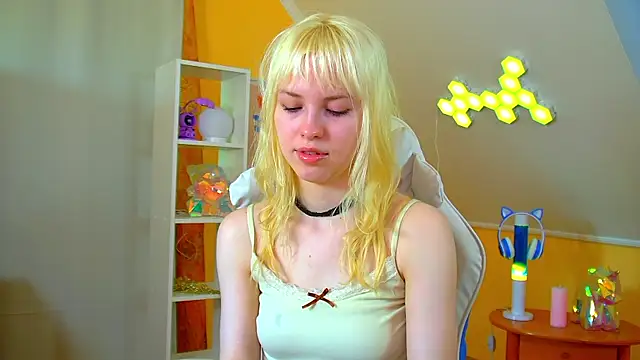 HannahHollis online show from 06.28.26