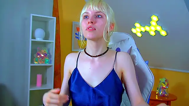 HannahHollis online show from 07.02.26