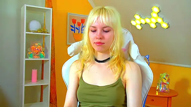 HannahHollis online show from 07.05.26