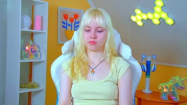 HannahHollis online show from 07.19.26