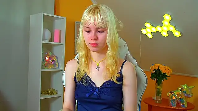 HannahHollis online show from 07.23.26