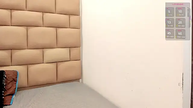 TifannyRosen online show from 04.23.26