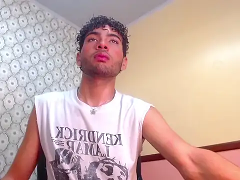 Snapshot of jake_1boy chatting on 04.10.26 jake 1boy online show from 04.10.26