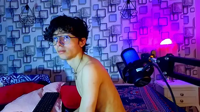 Twink Sebas7 online show from 04.25.26