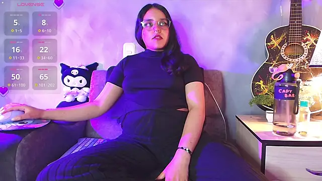 Snapshot of ambar__devon chatting on 05.19.26 ambar devon online show from 05.19.26