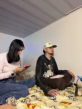 hotlatinocouple   online show from 04.26.26
