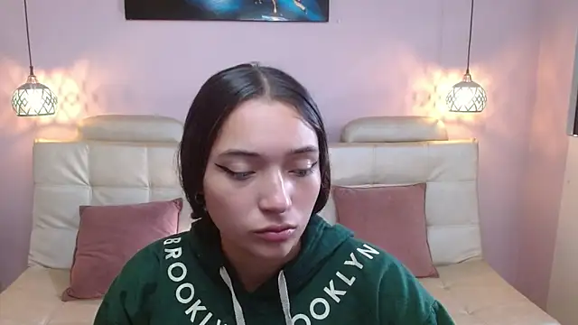 Marianne Cam online show from 05.08.26