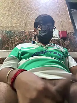 Snapshot of Badbuddy00 chatting on 04.13.26 Badbuddy00 online show from 04.13.26