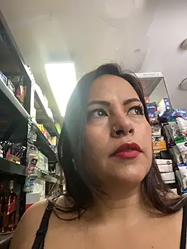 MIA ROSSEEE online show from 05.21.26