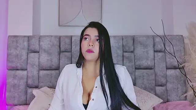 FloraKamelia online show from 04.10.26