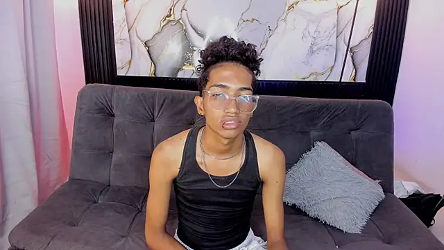 triiangel latinboy online show from 05.22.26
