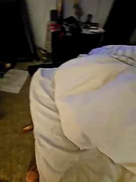 Snapshot of mikleo1984 chatting on 04.10.26 mikleo1984 online show from 04.10.26