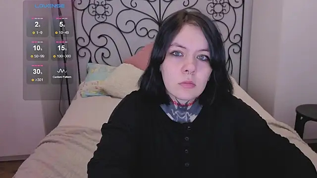 QwertyAnnie Lbo online show from 04.23.26