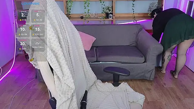 QwertyAnnie Lbo online show from 04.24.26