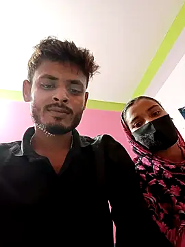 Snapshot of Hot-Couple4 chatting on 04.11.26 Hot-Couple4 online show from 04.11.26