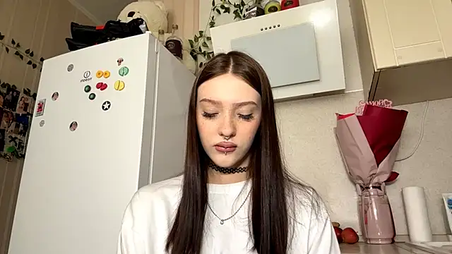 Snapshot of Miamooney chatting on 04.14.26 Miamooney online show from 04.14.26