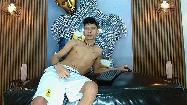 Skinny cute Alyer online show from 04.25.26
