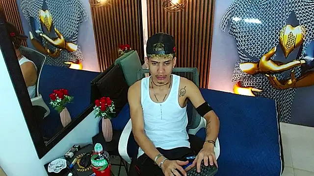 Skinny cute Alyer online show from 05.26.26