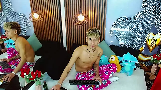 Skinny cute Alyer online show from 07.28.26