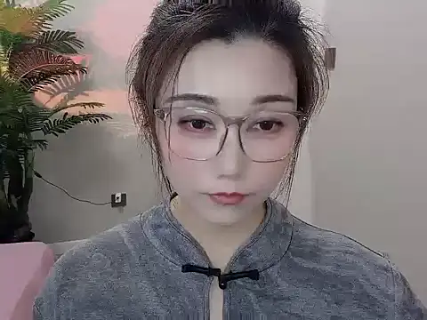 Snapshot of Yunxi- chatting on 04.14.26 Yunxi- online show from 04.14.26