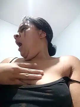 Snapshot of sexybronwlatin chatting on 04.10.26 sexybronwlatin online show from 04.10.26