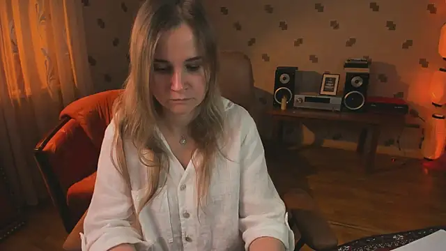 Snapshot of MiaSparkes chatting on 05.06.26 MiaSparkes online show from 05.06.26