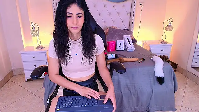 elizabeth santos1 online show from 07.18.26
