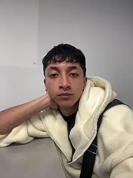 Snapshot of Aaron_Brink_ chatting on 04.10.26 Aaron Brink online show from 04.10.26