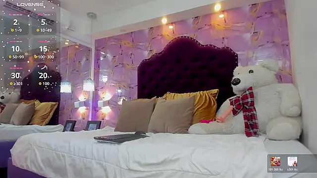 luna bloomm  online show from 07.08.26