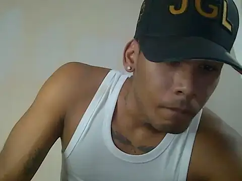 Snapshot of sexy-athletic-guy chatting on 04.11.26 sexy-athletic-guy online show from 04.11.26