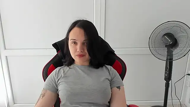 Snapshot of Caroline_cutte chatting on 06.10.26 Caroline cutte online show from 06.10.26