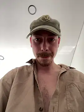 Snapshot of HotMenPortuguese chatting on 04.10.26 HotMenPortuguese online show from 04.10.26