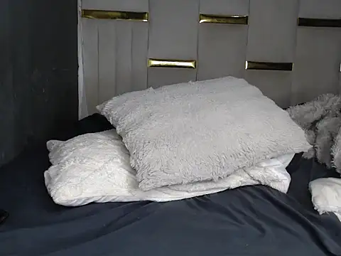 CreamyPussy95 online show from 04.10.26