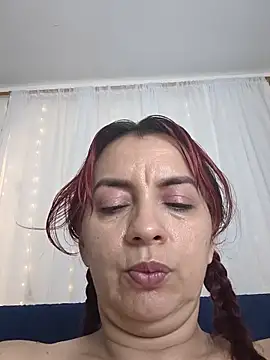 Snapshot of Sofia_Mature_ chatting on 06.06.26 Sofia Mature online show from 06.06.26