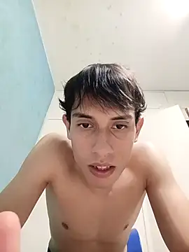 Snapshot of BlashHunterX chatting on 04.13.26 BlashHunterX online show from 04.13.26