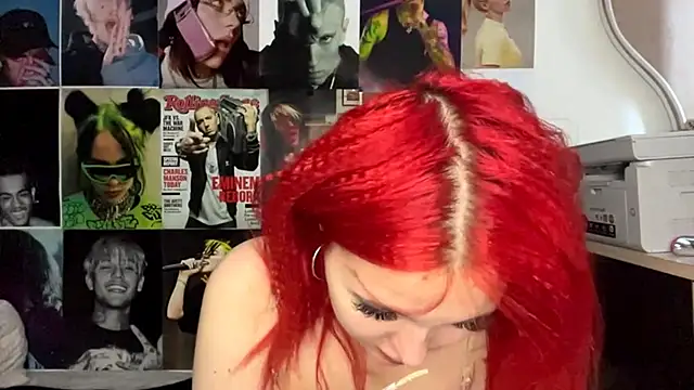 LaineRivett online show from 04.12.26