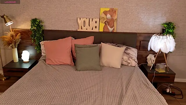 KimEvanss online show from 04.25.26