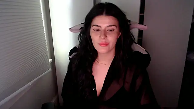 cassiealvarez online show from 05.01.26