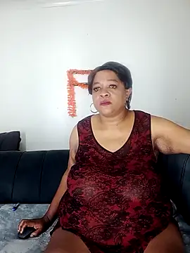 BUSTYQUEEN56  online show from 04.15.26