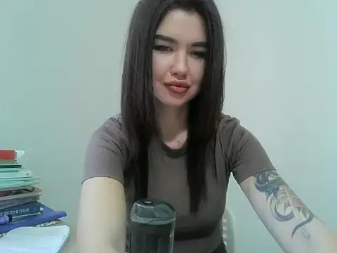 Snapshot of Dareessa chatting on 04.13.26 Dareessa online show from 04.13.26