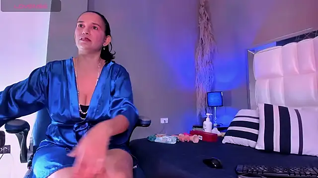 MILF AURORA online show from 06.05.26